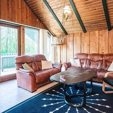 7 Person In Toftlund-by Traum